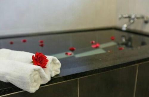 Xiaoliuqiu Bed & Breakfast | Cozy Oceanfront Retreat at 跳跳包棟民宿 - Pet Friendly Getaway
