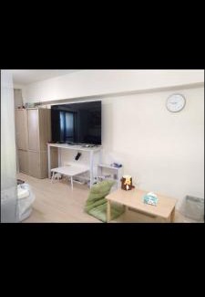 Central District Apartment | Family-Friendly Retreat for Groups of Four to Six
