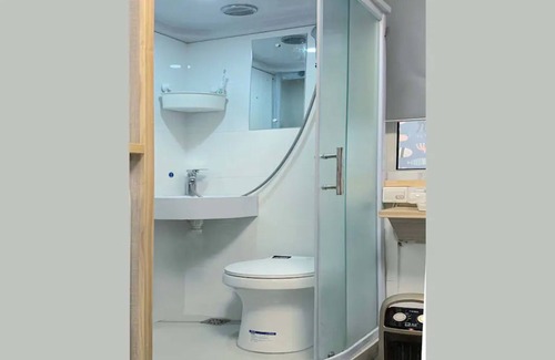 Huaihai Road Commercial Area Apartment | 近常熟路地铁站300米|静安寺商圈