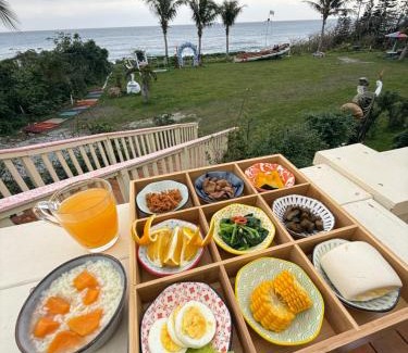 Shoufeng House | Sea-Hi B&B: Beachfront Escape with Ocean Views & Breakfast