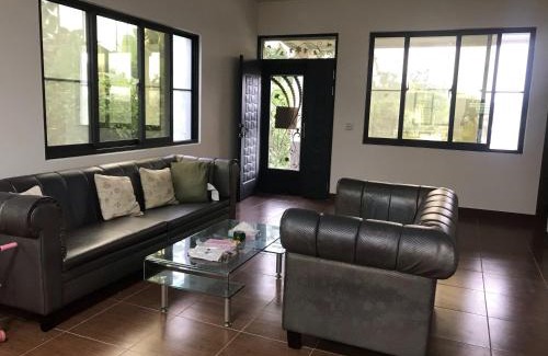 Wanluan Villa | Discover Wellness at 近萬巒豬腳街養生民宿 - Pet Friendly Stay