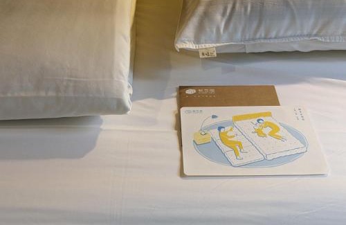 Donghe House | Experience Comfort at Dulan Star GuestHouse - Rated 9.4/10