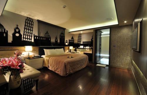 Beitun District Hotel | Comfortable Stay at 采岩汽車旅館 with Hot Tub & Breakfast