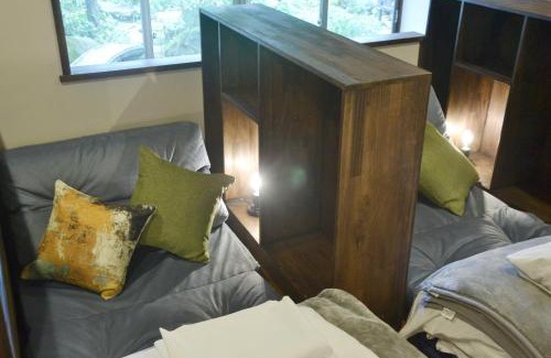 Hikimikyo Onsen House | Discover 野窓 Nomad Tsuwano GuestHouse & Cafe Lounge