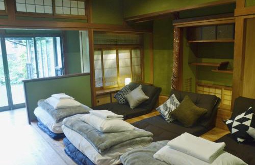 Hikimikyo Onsen House | Discover 野窓 Nomad Tsuwano GuestHouse & Cafe Lounge