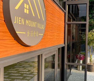 Ruifang Bed & Breakfast | Idyllic Jien Mount Villas: Scenic Retreat with Spa & Hot Tub