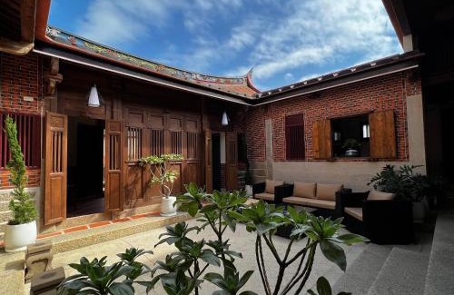 Jinning Bed & Breakfast | Unwind at Yozaiyo39 B&B: Oceanfront Retreat Rated 9.9