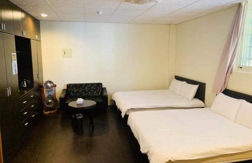 Jincheng House | Family-Friendly Retreat at Jin Lu Homestay with Kitchen