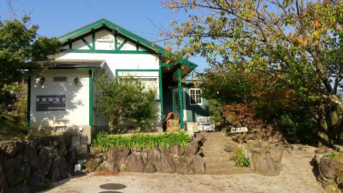 Omura House | Discover 鉢巻山荘: Guest Rated 10/10 with Hot Tub