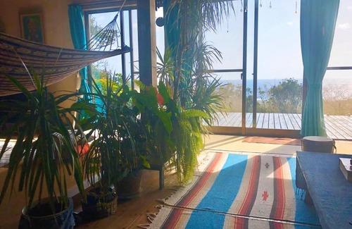 Hachijo House | Galaxy Guesthouse: Highly Rated Stay with Breakfast Included