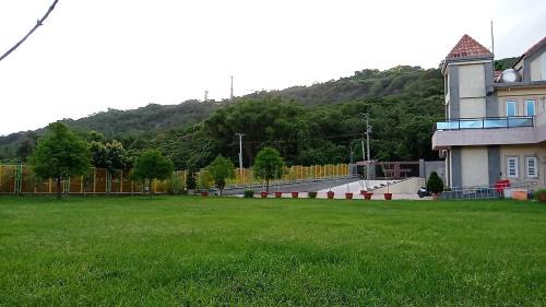 Gangshan District House | Experience 隱君子的撒野: Guest Rated 9.4 with Great Amenities