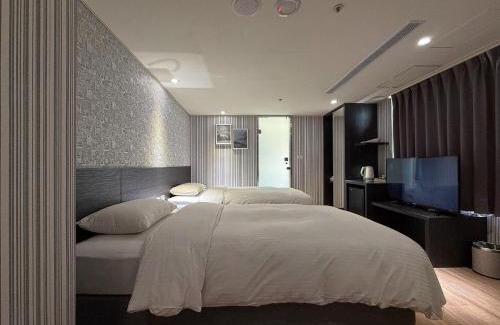 East District Hotel | Golden Pacific Hotel: Family-Friendly Stay with Breakfast