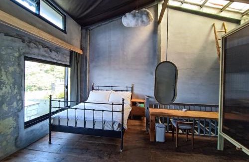 Ruifang House | Welcoming 雜院民宿-山山: Ideal for Family Getaways