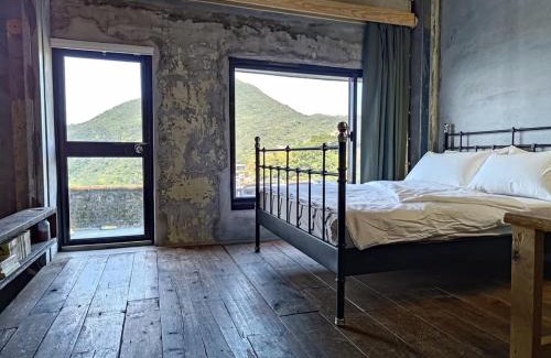 Ruifang House | Welcoming 雜院民宿-山山: Ideal for Family Getaways