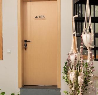 Shangri-La House | Experience Snowlake Inn: A Perfect Retreat for Families