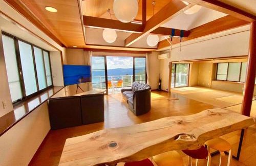 Atami House | Ocean View Retreat with Hot Tub in Atami