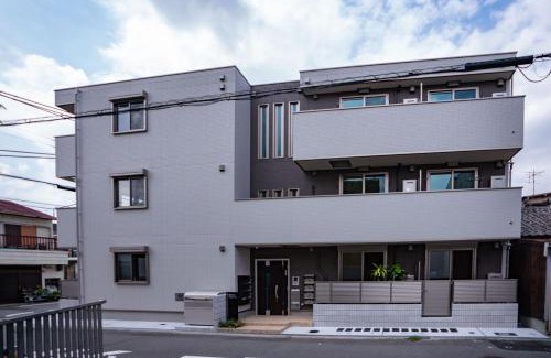 Higashiyodogawa Apartment | Guest Rated 8.6 - Explore 震雲マンション103 Today