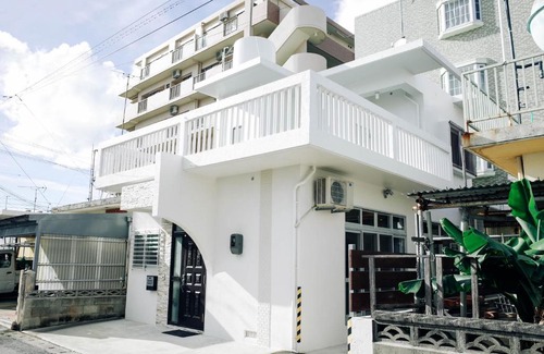 Ginowan Villa | Beachfront Retreat: Pension Seiran Just 50m from the Shore