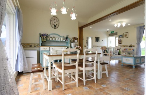 Sanxing House | Experience 靜夜星空: A Family Retreat with Stellar Amenities