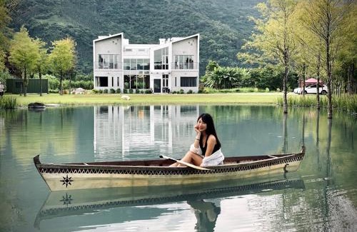 Shoufeng House | Top-Rated Jing Shuhu B&B with Breakfast & Hot Tub Access