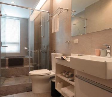 Hualien City Centre House | Top-Rated FZbooking: Wheelchair Accessible with Hot Tub