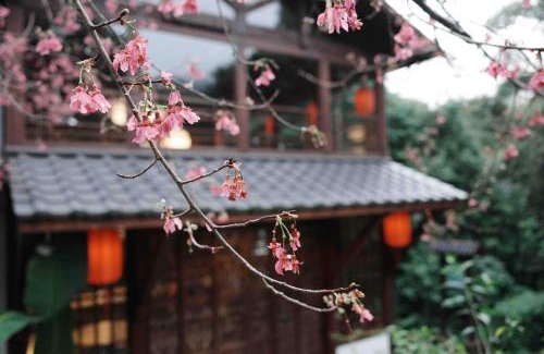 Gongguan House | Relaxing Getaway at 響水客棧 with Pet-Friendly Amenities