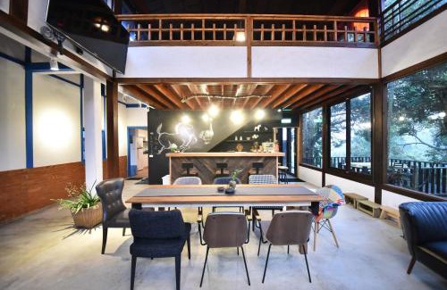 Gongguan House | Relaxing Getaway at 響水客棧 with Pet-Friendly Amenities