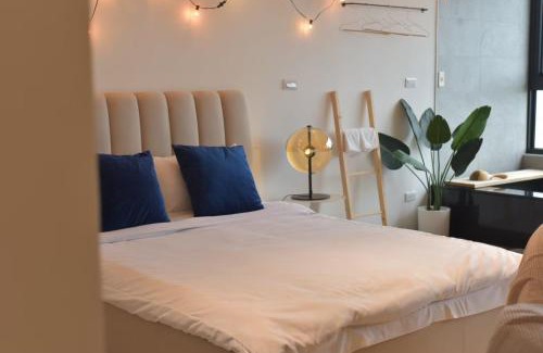 Toucheng Apartment | Relax at Twilight Island: 4-Star Stay with Ocean Views