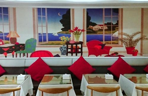 Lingya District Hotel | Family-Friendly Retreat at 高第商旅 Gaudi Hotel