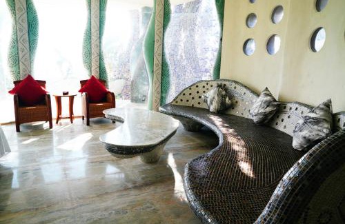 Chenggong House | Experience Oceanfront Bliss at 鳳凰城堡2F Hotel