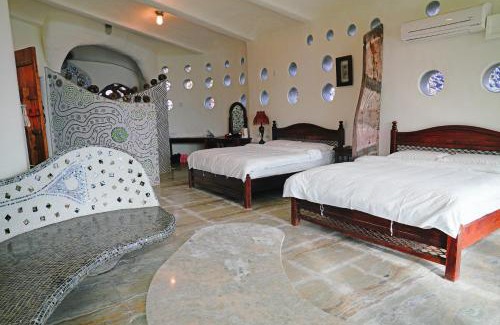Chenggong House | Experience Oceanfront Bliss at 鳳凰城堡2F Hotel