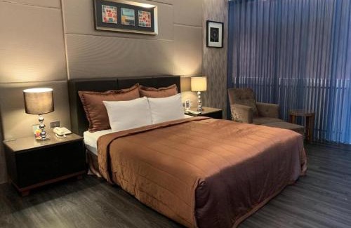 Fengshan District Hotel | Relax at 麗登汽車旅館: Spa, Dining & Family-Friendly Fun