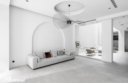 Hengchun Old Town House | Family-Friendly Retreat at Black Horn B&B with High Ratings