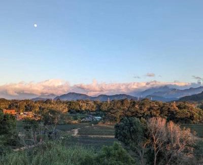 Longtan District House | Discover Dragon Pond Sixteen Stone Inn: Family-Friendly Retreat