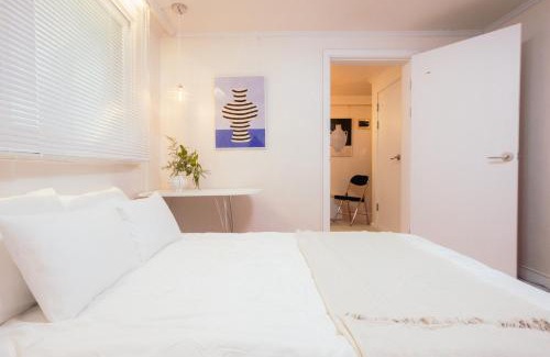 Banpo-dong Apartment | 반포레스트 room3