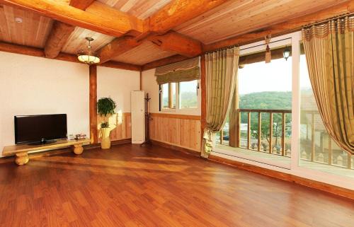Boseong Resort | Relax at Nokcha Resort with Pool and Kitchen Amenities