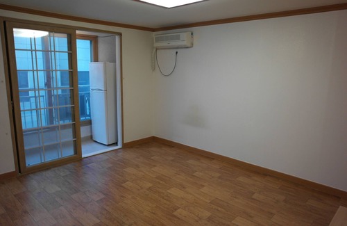 Chilgok Apartment | Cozy One-Room Near Seokjeok Post Office, Pet & Child Friendly