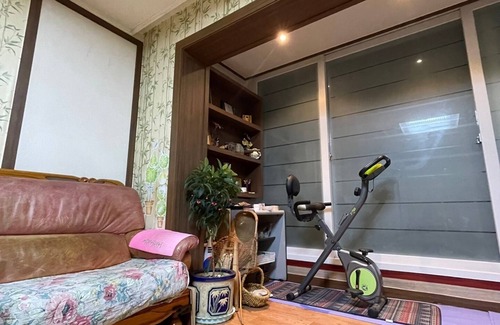 Jisan-dong Apartment | Scenic Lake View Apartment - Just 5 Minutes from Su-seong Station!