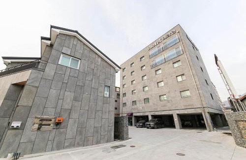 Yeongwol Hotel | Welcoming 어라연 관광호텔 영월 with Family-Friendly Amenities