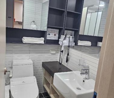 Yeosu Apartment | 여수호텔 퍼스트시티 429호 더블 하프오션뷰