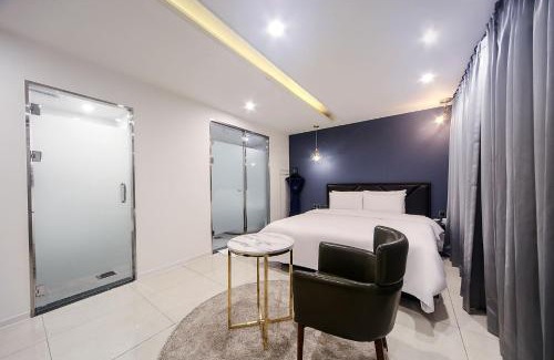 Daeyeon-dong Hotel | Family-Friendly Daeyeon ONNA Hotel with Great Reviews