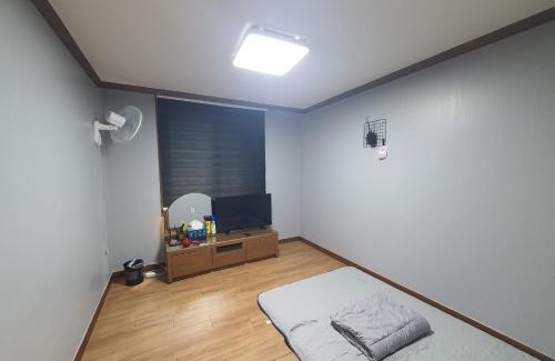Dong-gu Apartment | Oceanfront Getaway at Ulsan Ilsan Beach with Great Ratings