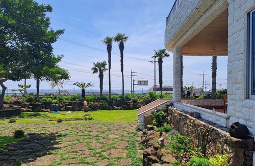Seongsan Cabin | Relaxing Retreat at Stonestay Jeju with Family-Friendly Amenities