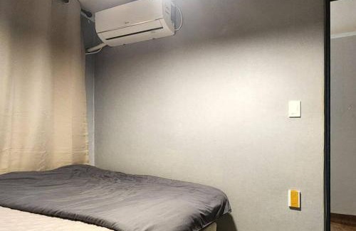 Sinchon-dong Apartment | 창천동 The Art House #Yeontral park #5min to Hongdae stn