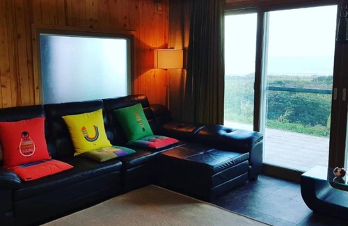 Gujwa House | Relax at 토끼섬힐링하우스: Family & Pet-Friendly Retreat