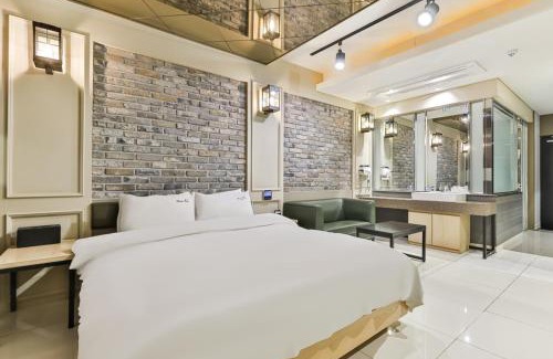 Pohang Hotel | Family-Friendly Stay at Pohang A1 Jukdo with Great Reviews