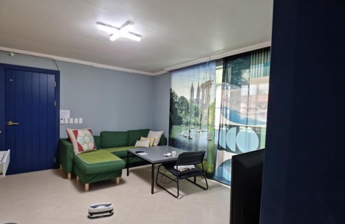 Andong House | Family-Friendly Stay at 플레이앳홈 2층 with Kitchen