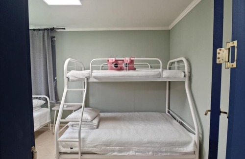 Andong House | Family-Friendly Stay at 플레이앳홈 2층 with Kitchen
