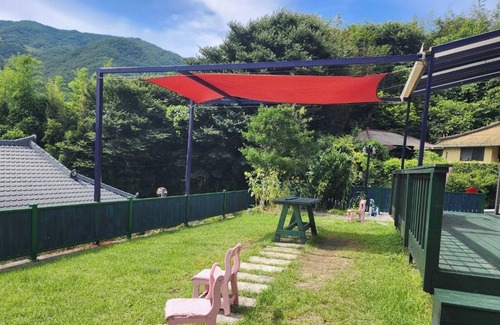 Hwagae House | Relax in 하동 독채 펜션 with Hot Tub & Pet-Friendly Stays