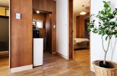 Seogang-dong Apartment | 한옥스타일 Hongdae 7min #Sinchon 6min